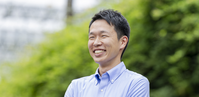 ”代表の顔写真”